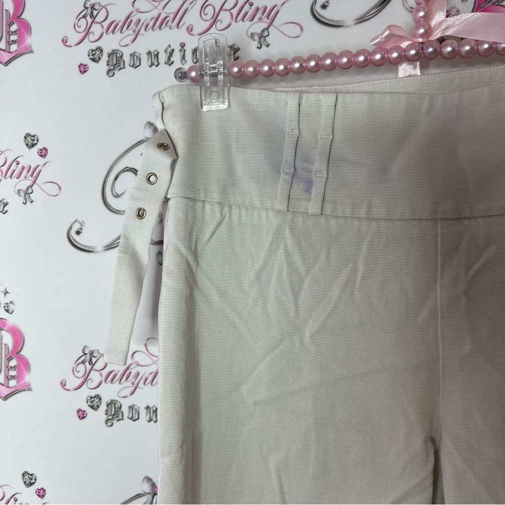 Guess by Marciano Pants white cream belted silver details zip up side stretchy - Picture 8 of 8